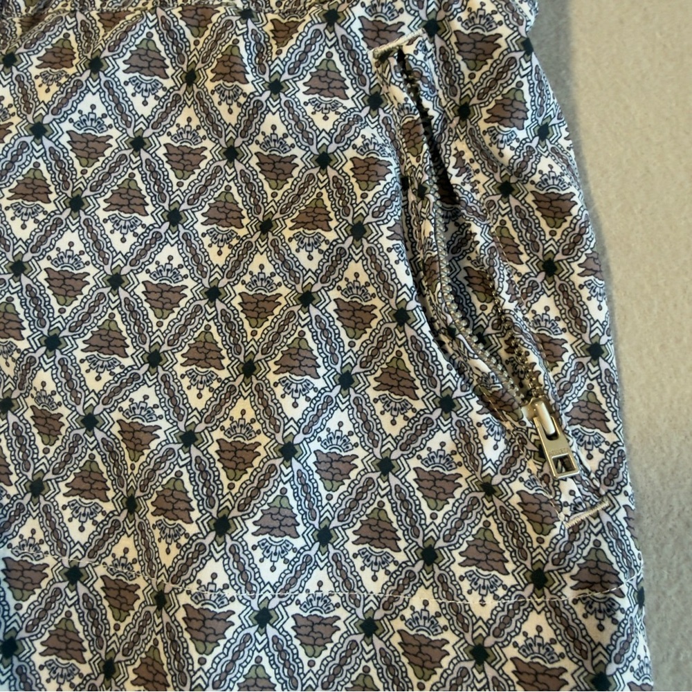 Athleta Women's Printed Drawstring Shorts, 2 Zipper Pockets Size 2 - Picture 5 of 12